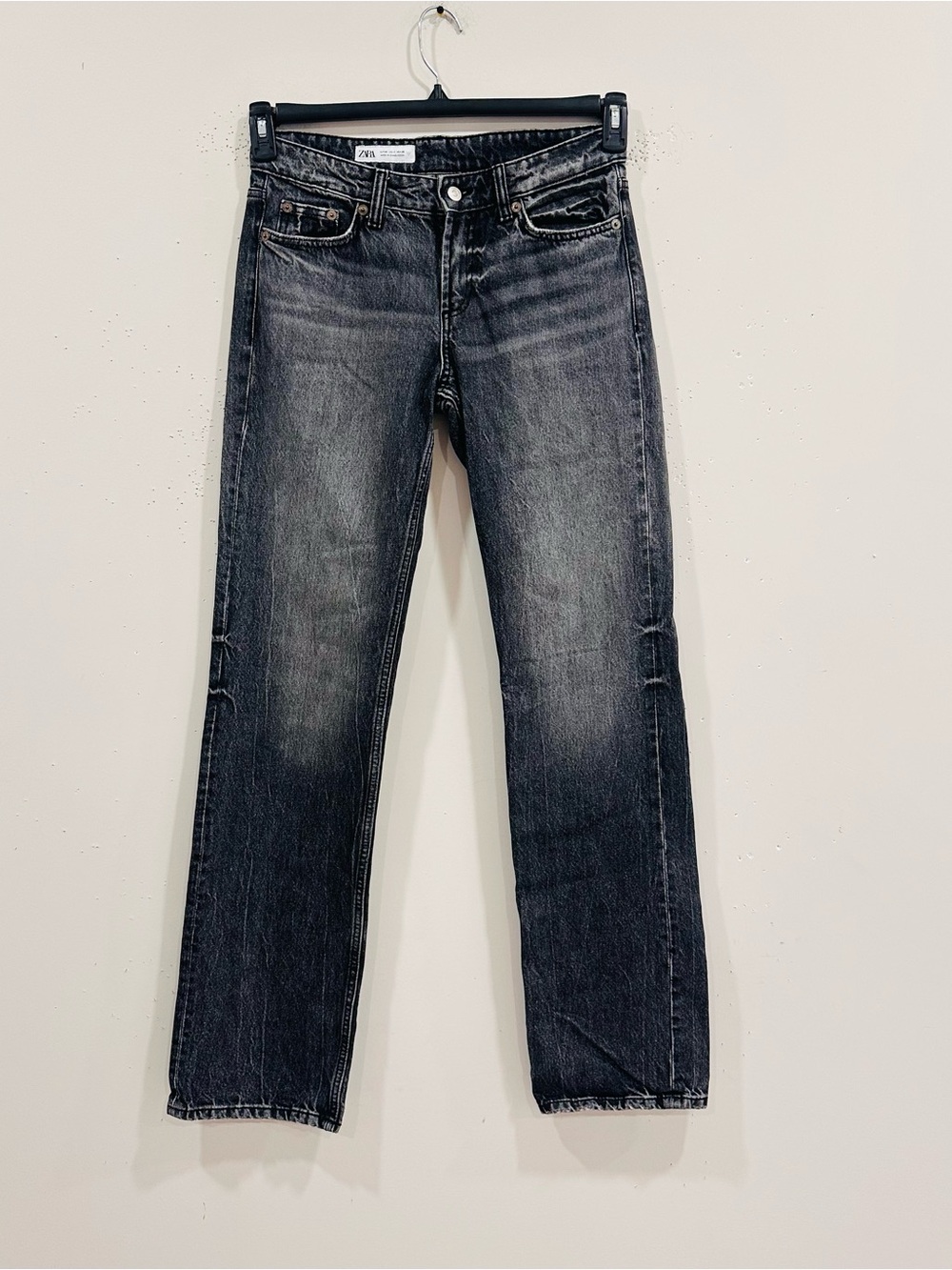 ZARA Women's Straight Leg Jeans Faded Black Dark Gray Denim Size  4 (30x34)